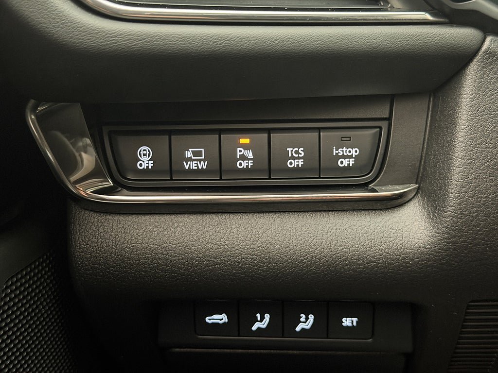 Vehicle Image 32
