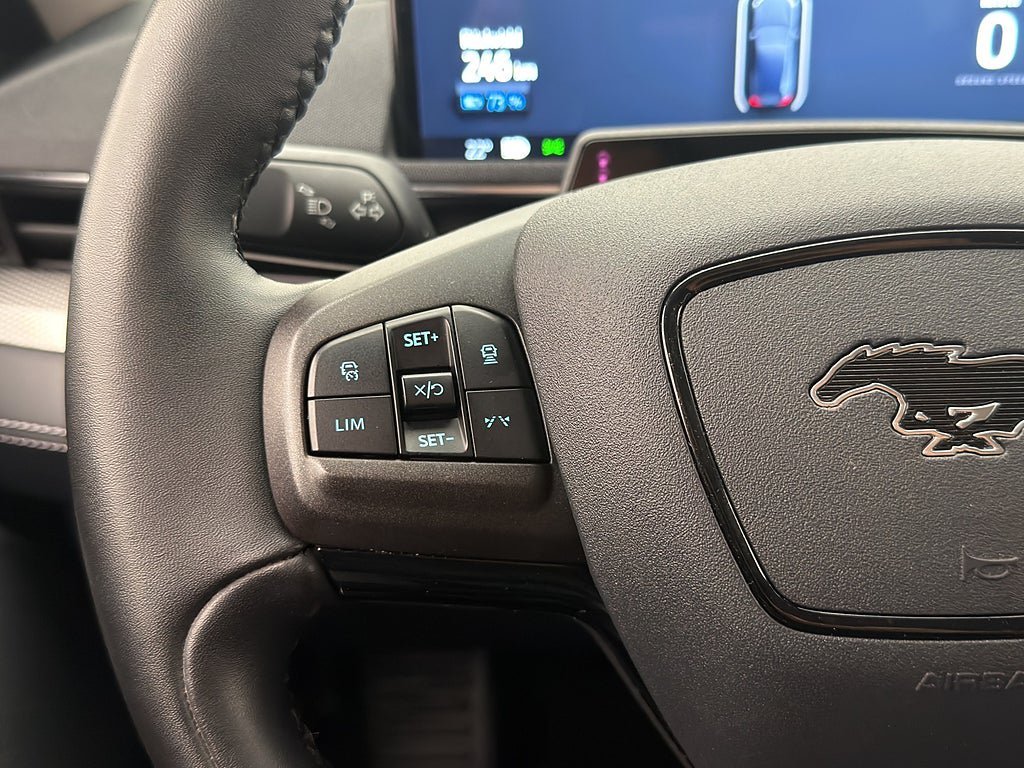 Vehicle Image 24