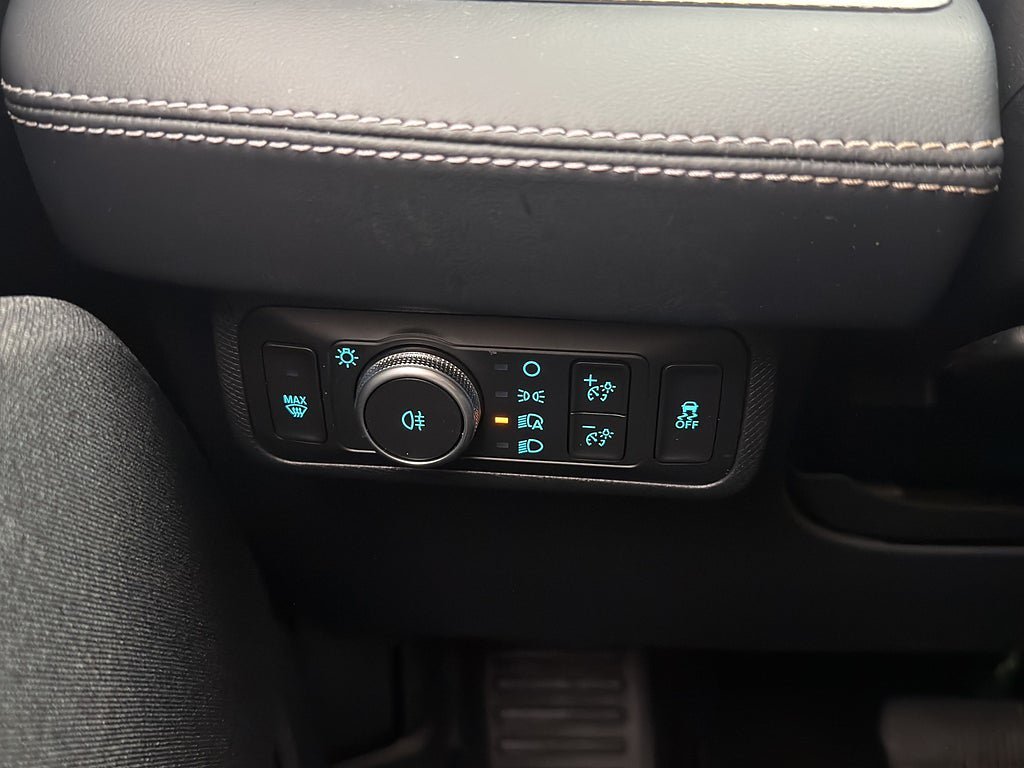Vehicle Image 32