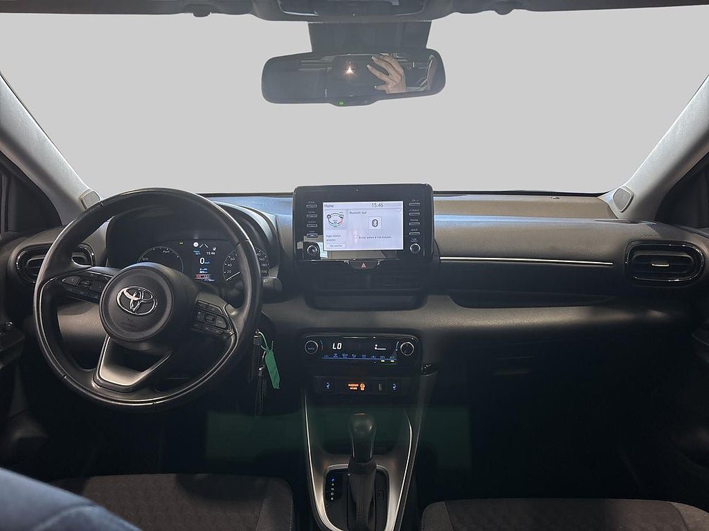 Vehicle Image 12