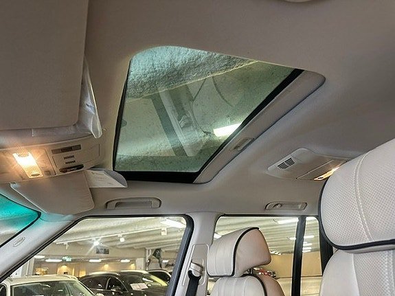 Vehicle Image 37