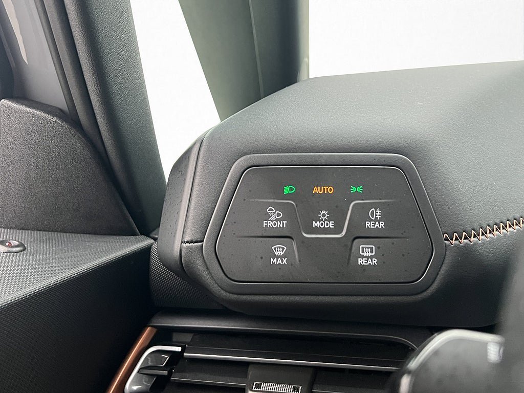 Vehicle Image 23