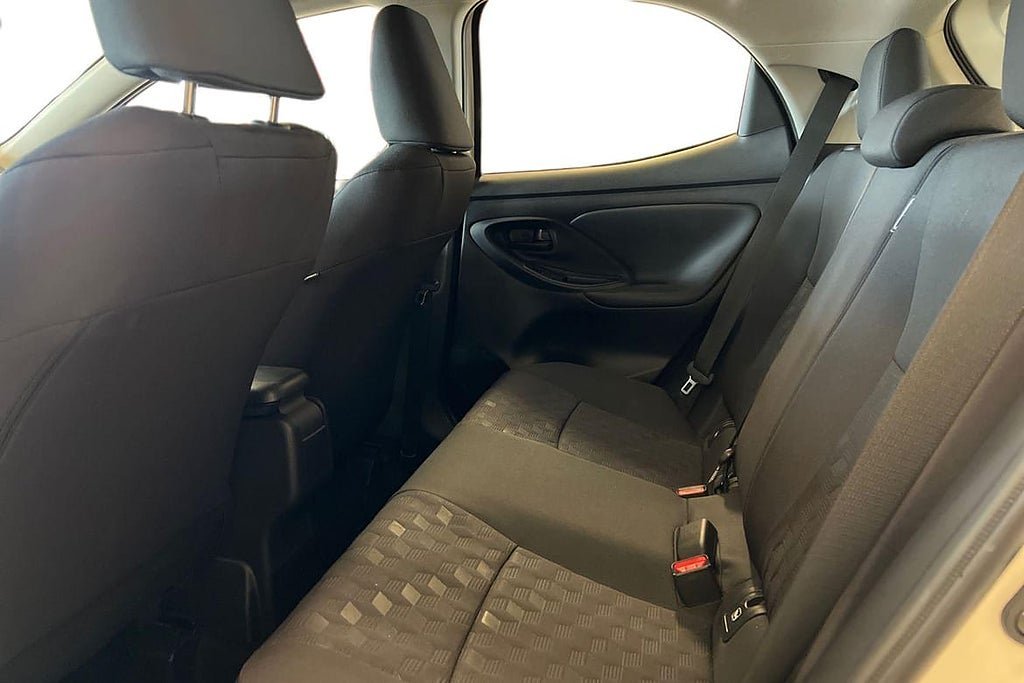 Vehicle Image 13