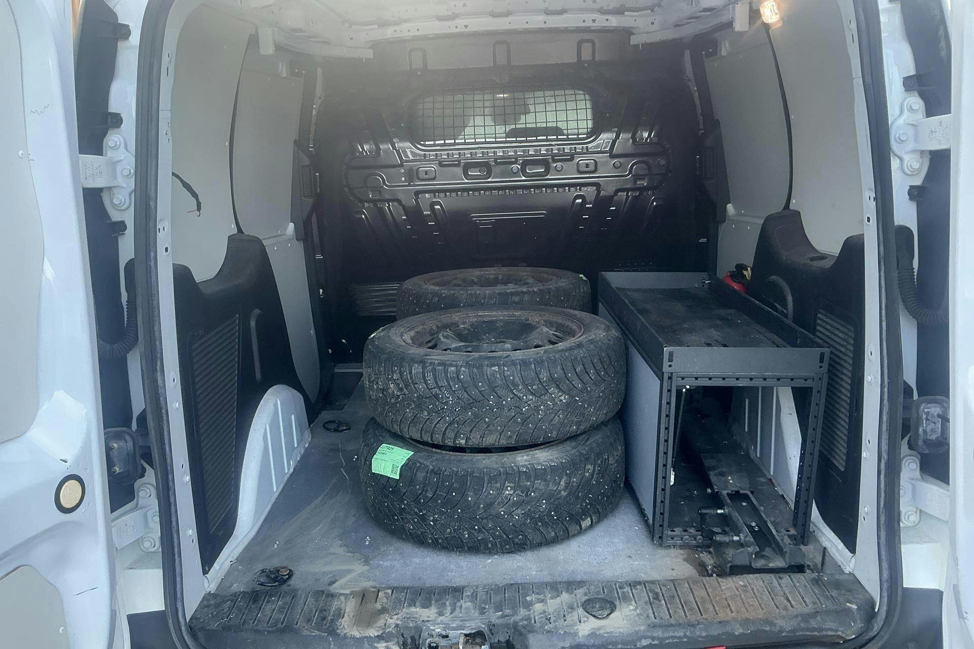 Vehicle Image 9