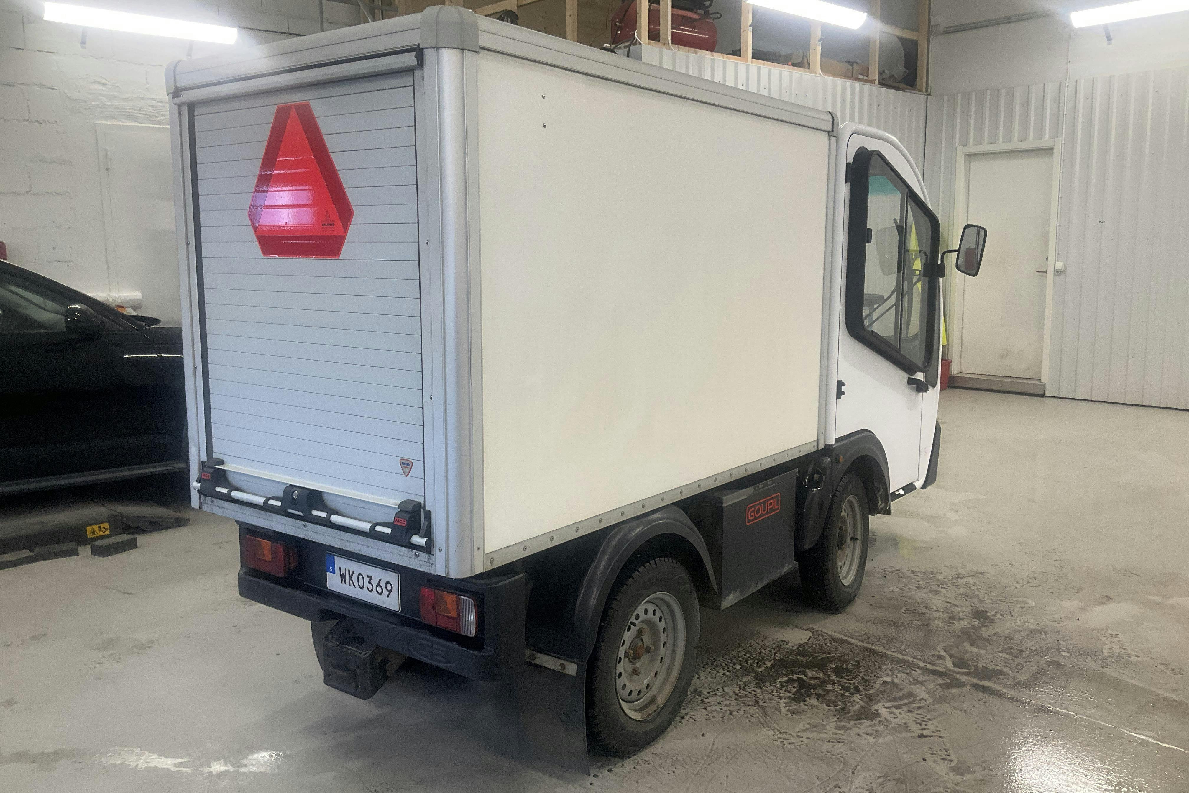 Vehicle Image 4