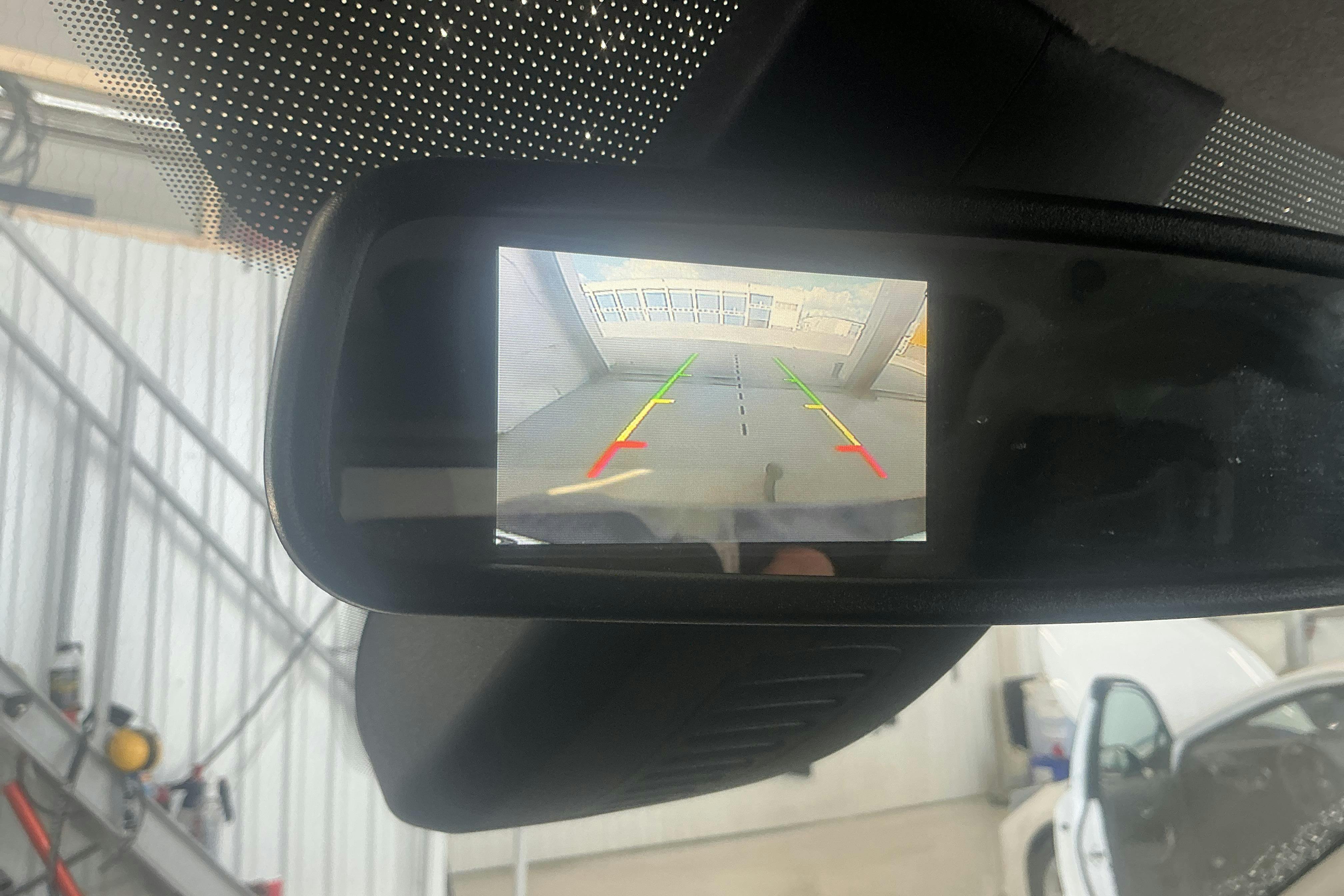 Vehicle Image 12