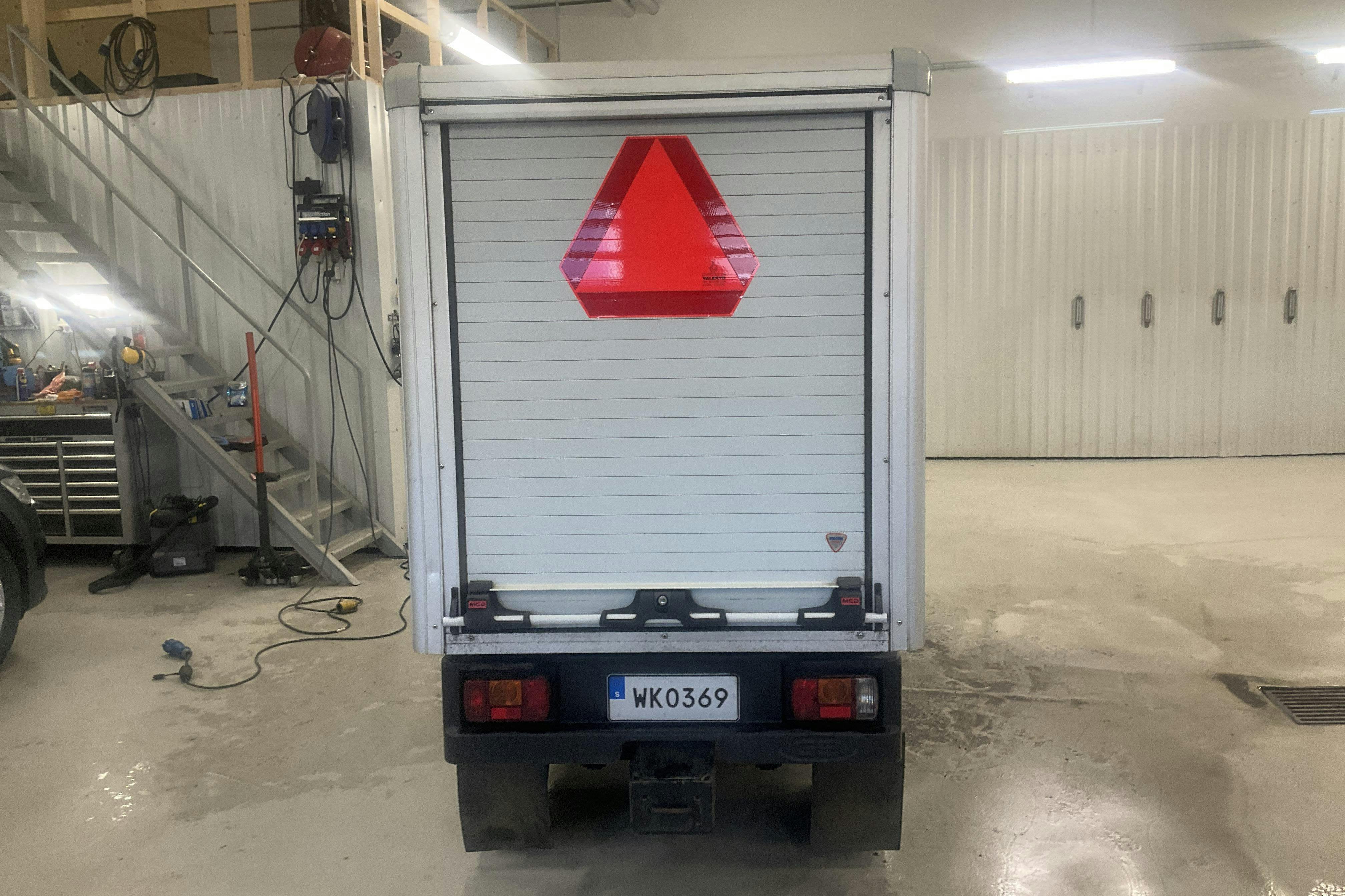 Vehicle Image 6