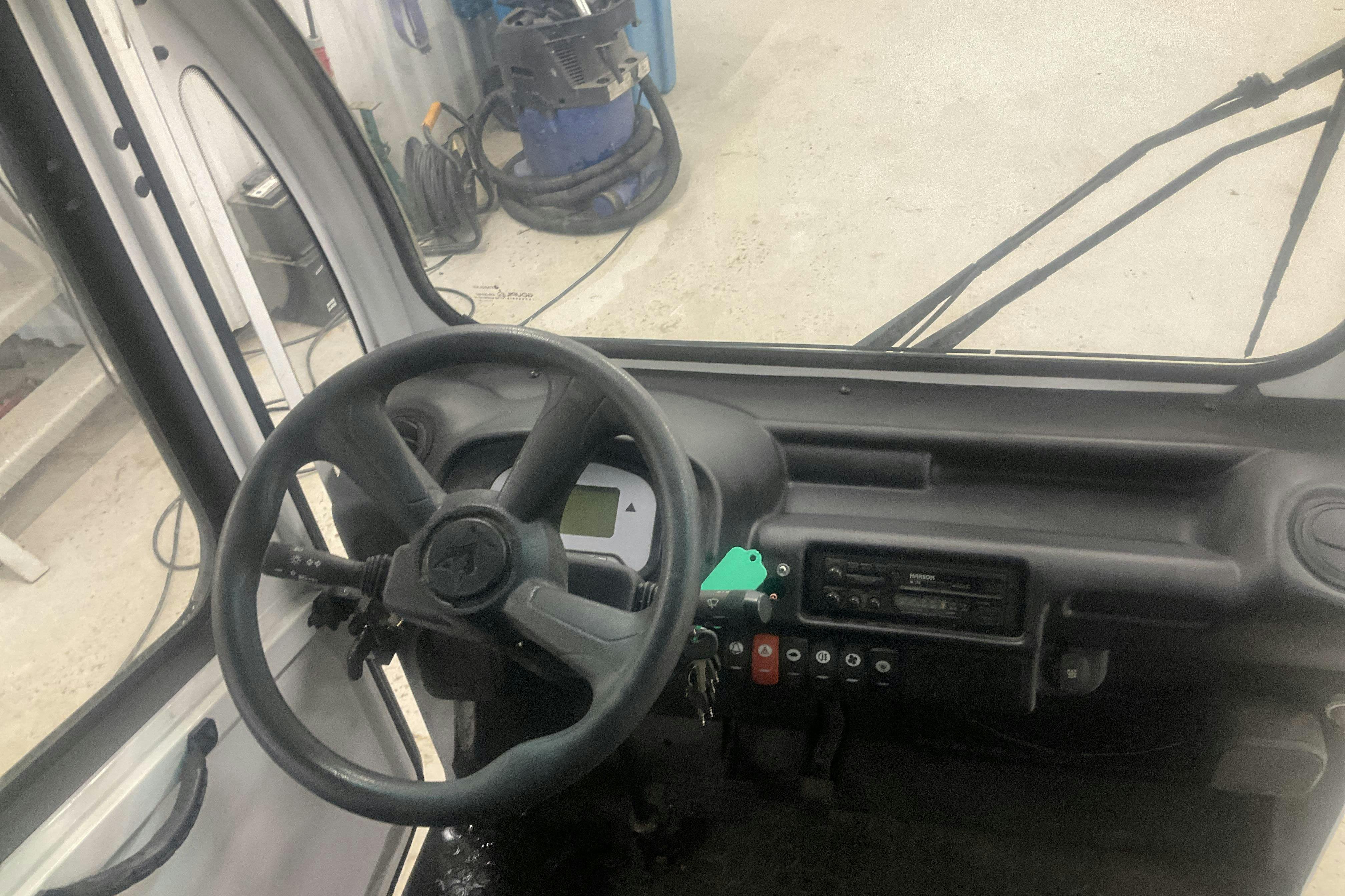 Vehicle Image 10