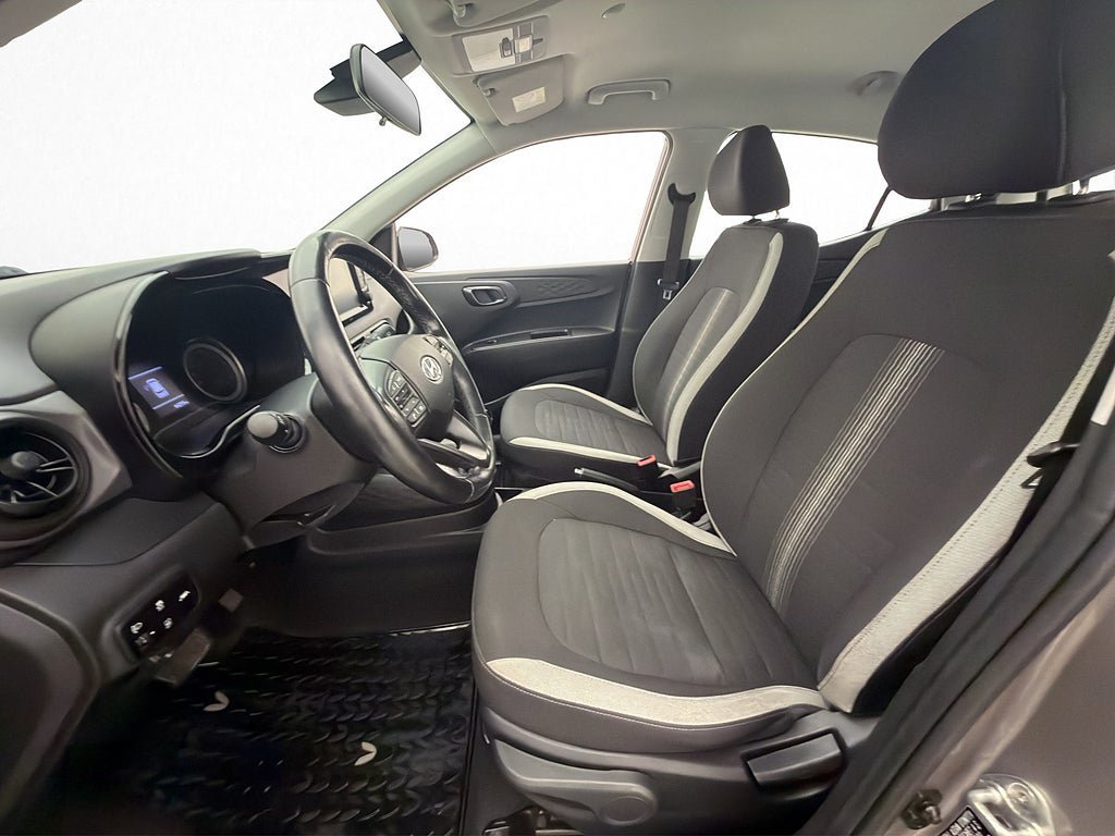 Vehicle Image 11