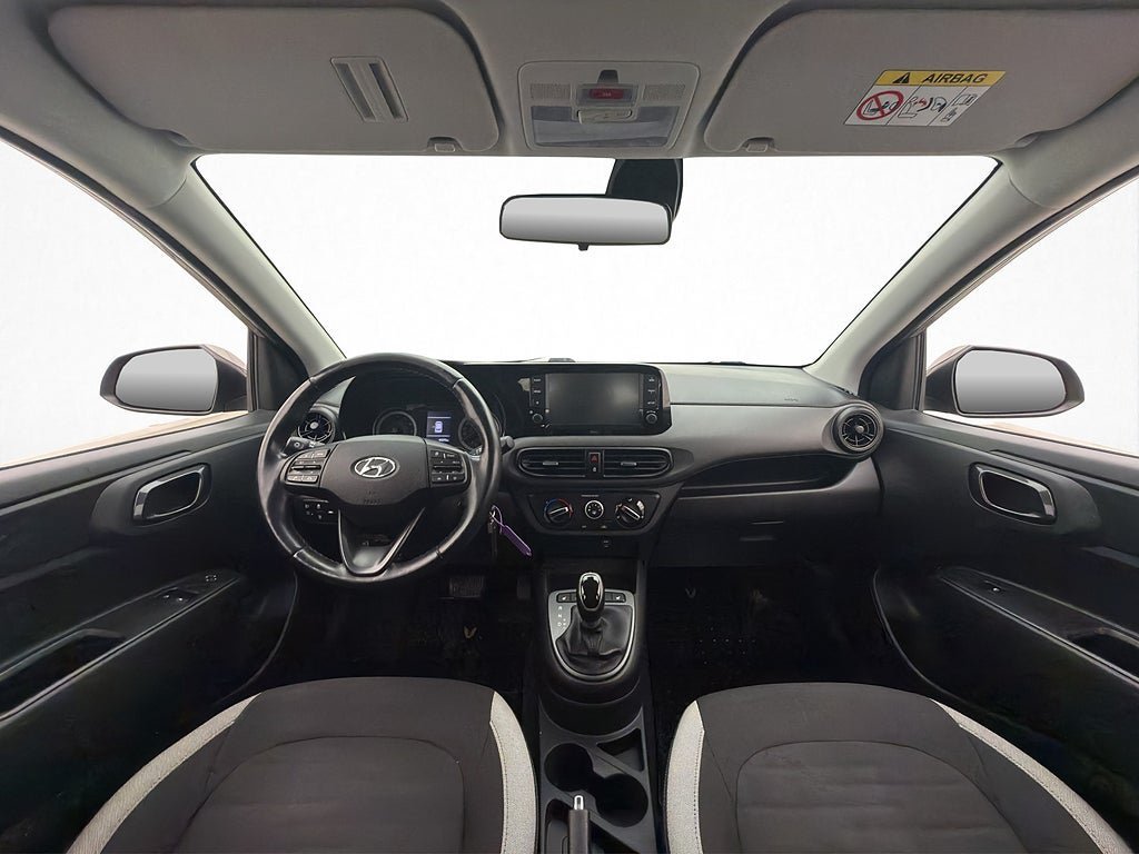Vehicle Image 12