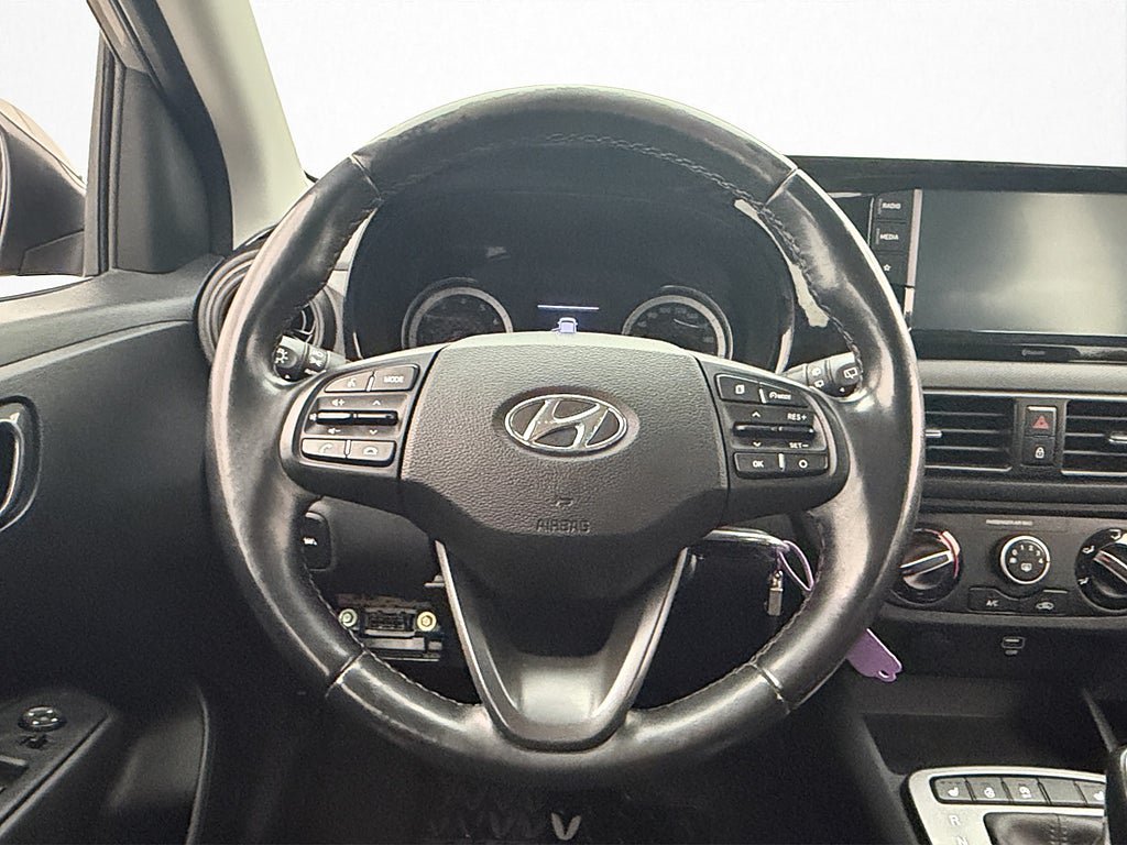 Vehicle Image 13