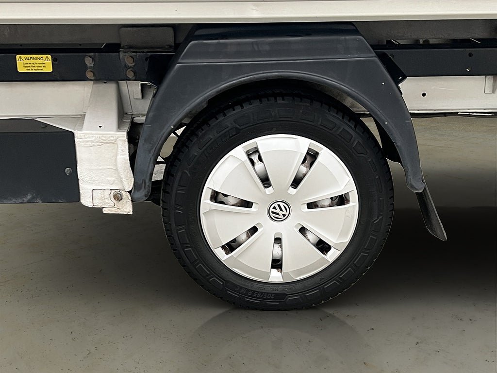 Vehicle Image 32