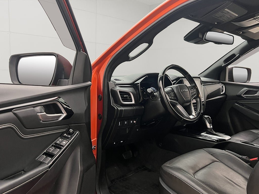 Vehicle Image 13