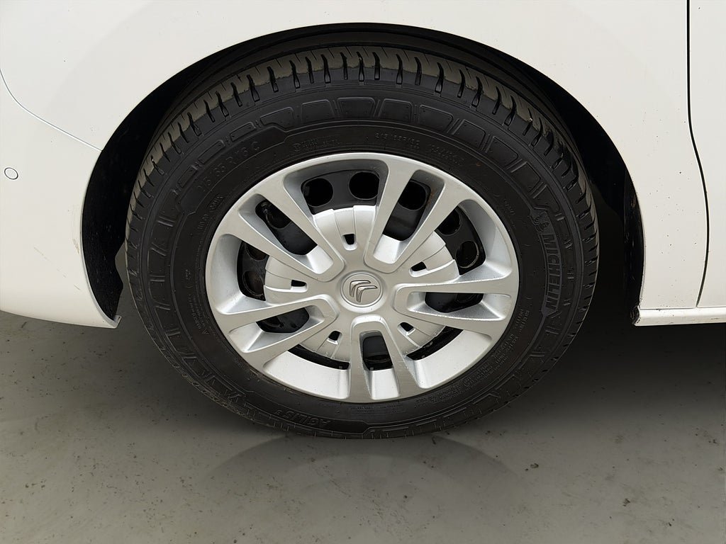 Vehicle Image 31