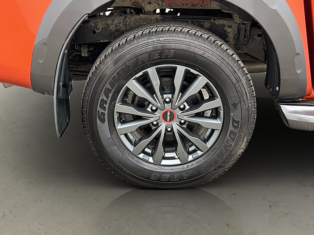 Vehicle Image 32