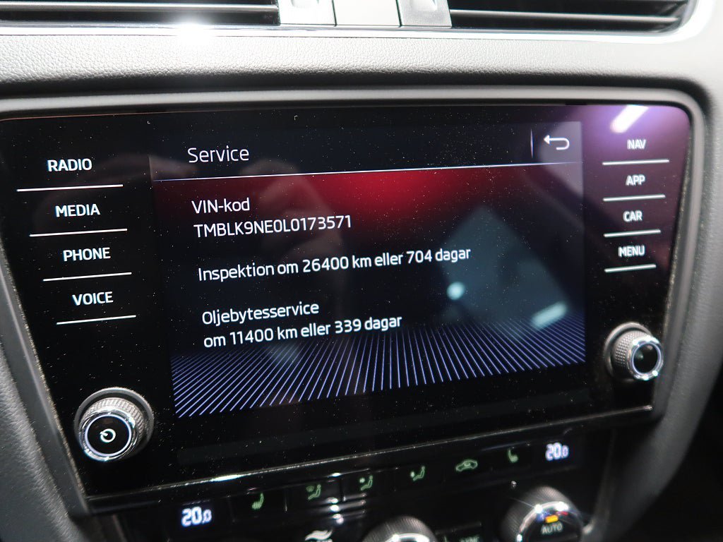 Vehicle Image 25