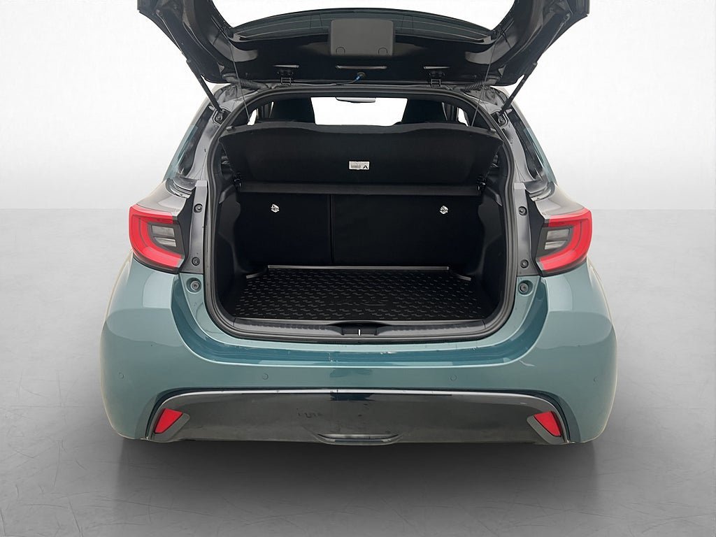 Vehicle Image 8