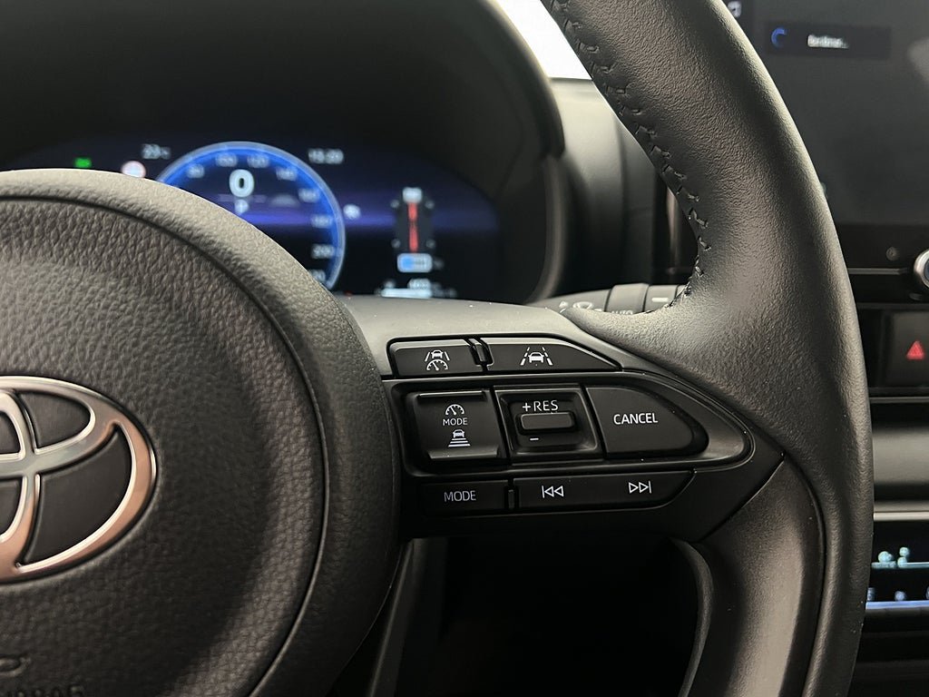 Vehicle Image 18