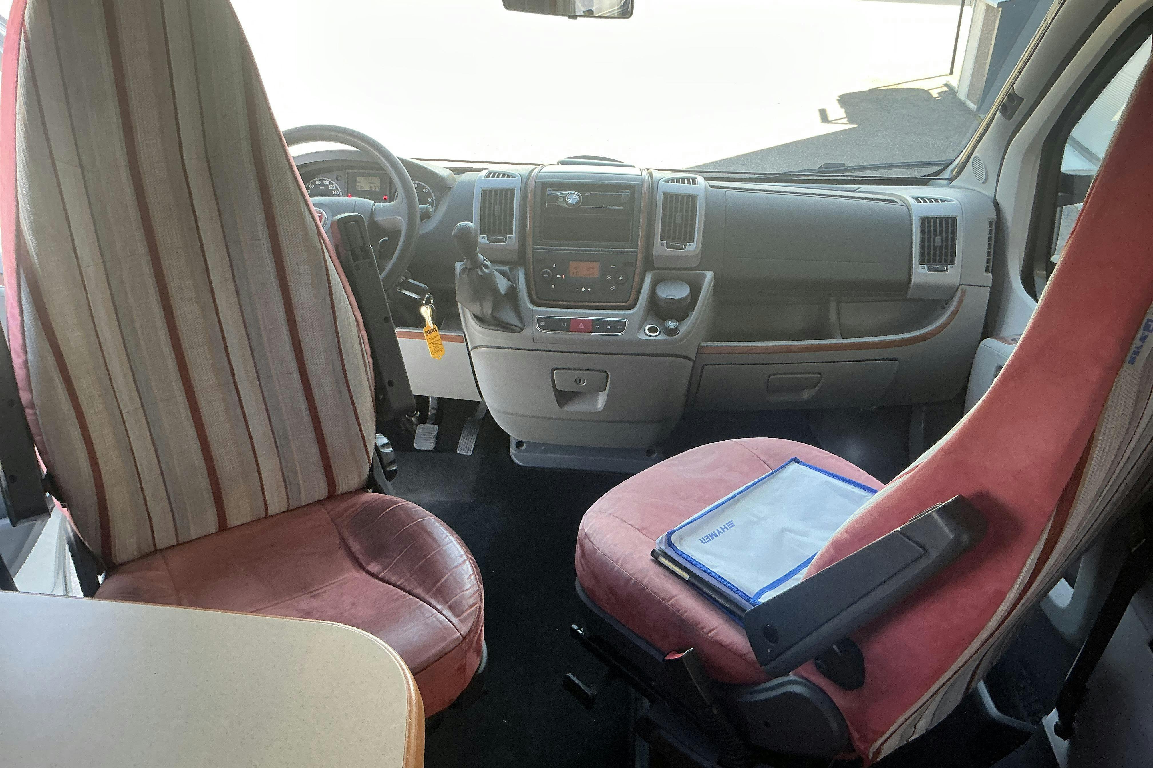 Vehicle Image 28