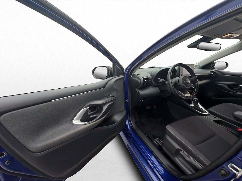 Vehicle Image 10