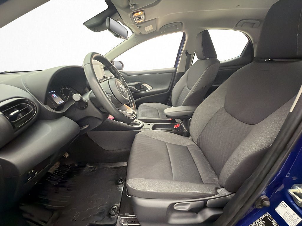 Vehicle Image 11
