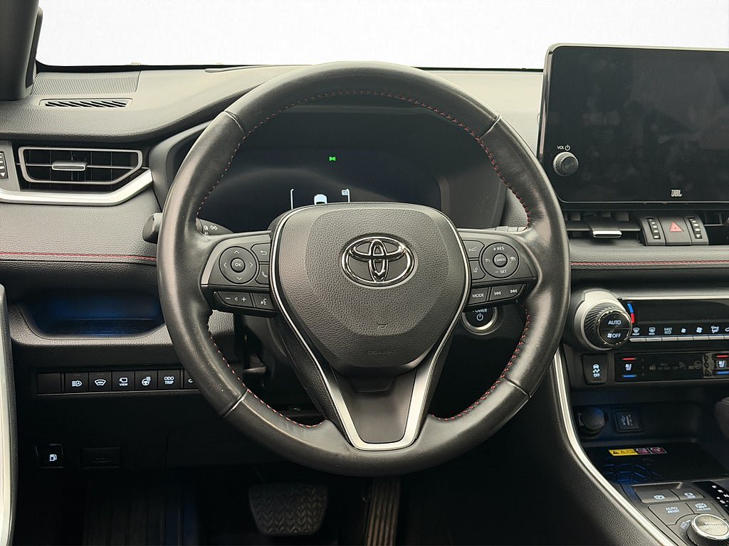 Vehicle Image 15