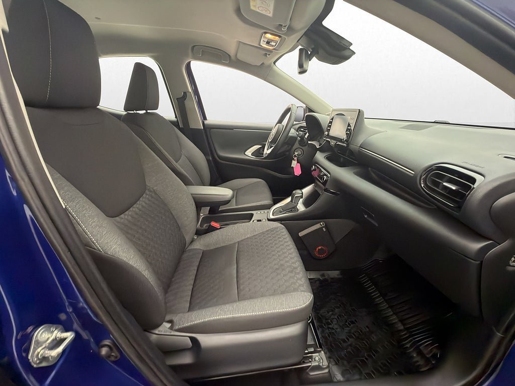 Vehicle Image 25