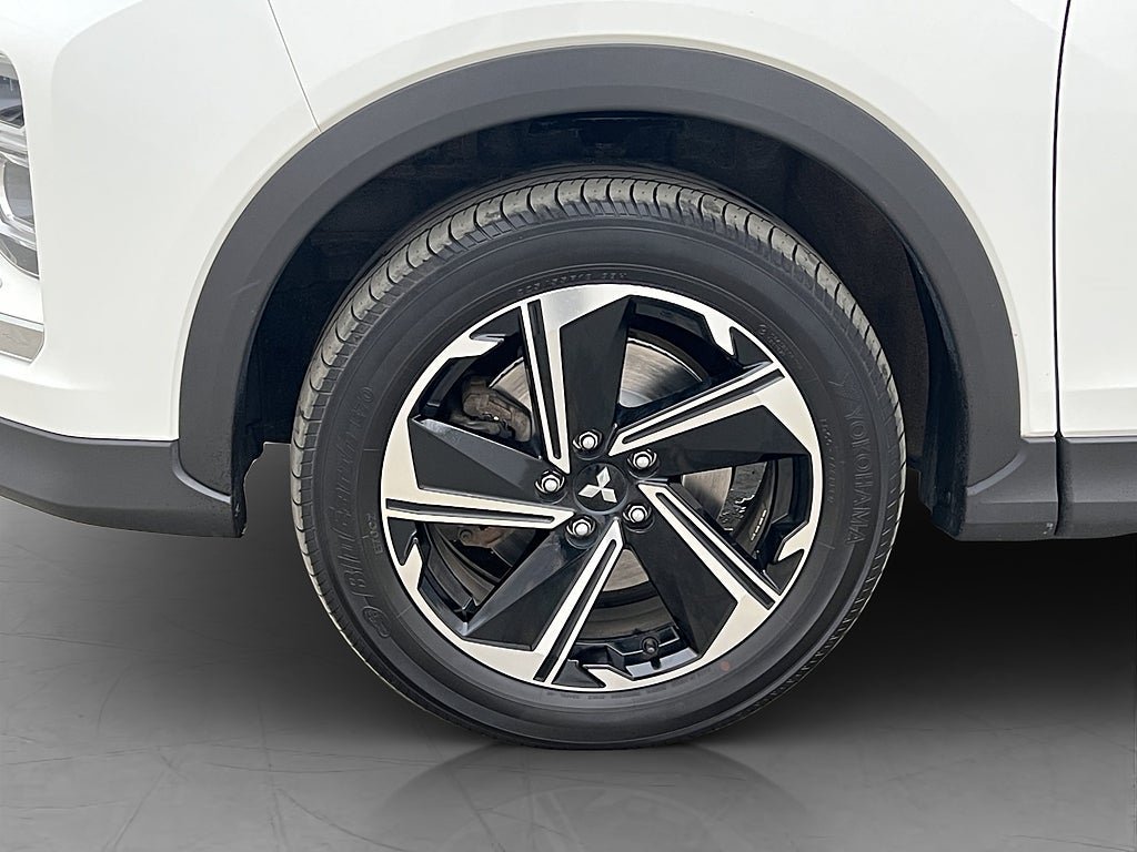 Vehicle Image 22