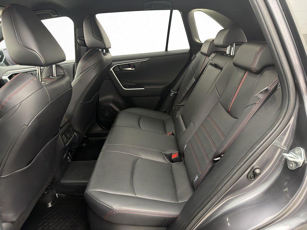 Vehicle Image 28