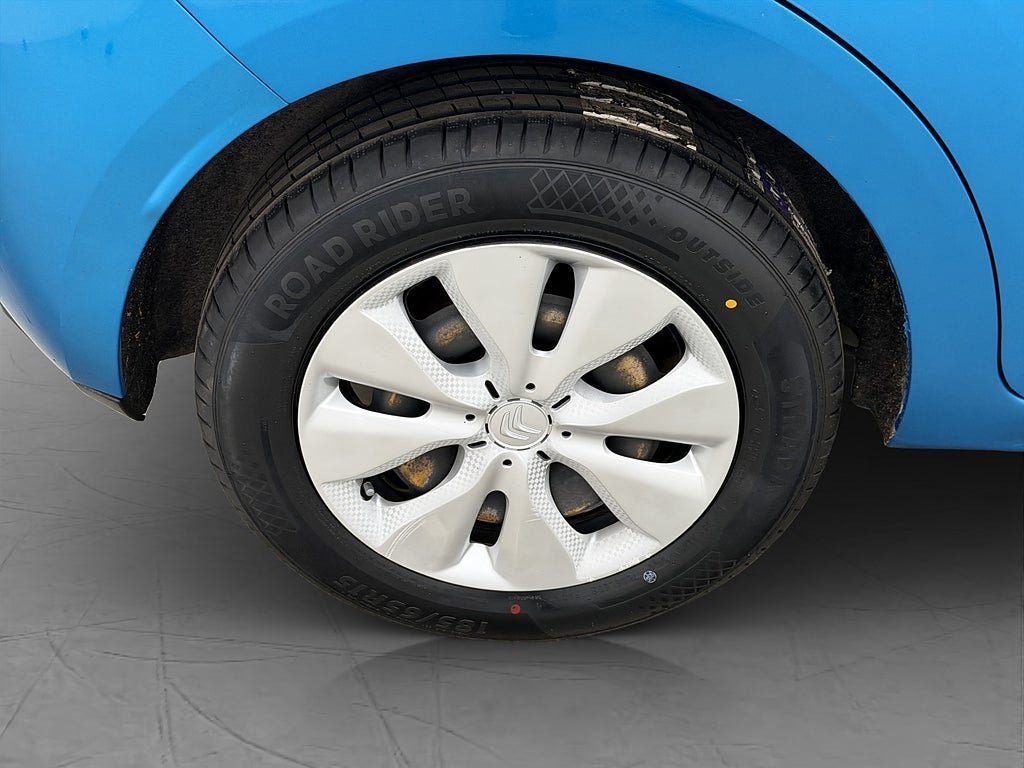 Vehicle Image 21