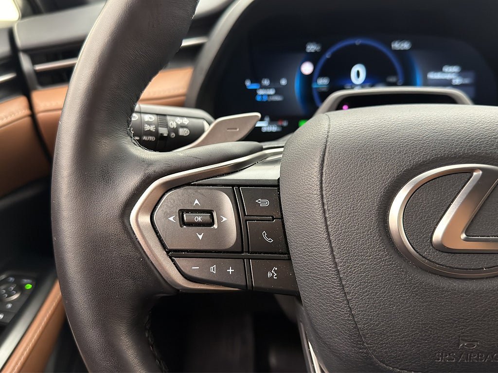 Vehicle Image 16