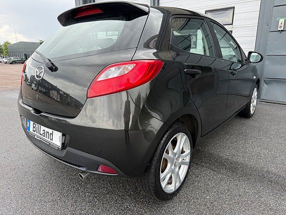 Vehicle Image 6