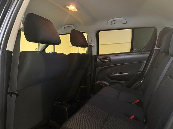 Vehicle Image 14