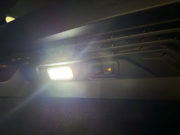 Vehicle Image 36