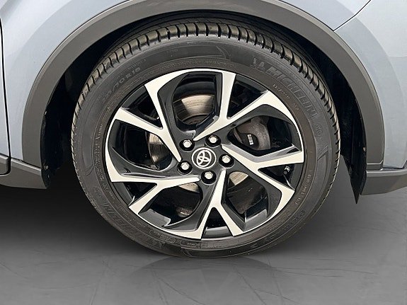 Vehicle Image 24
