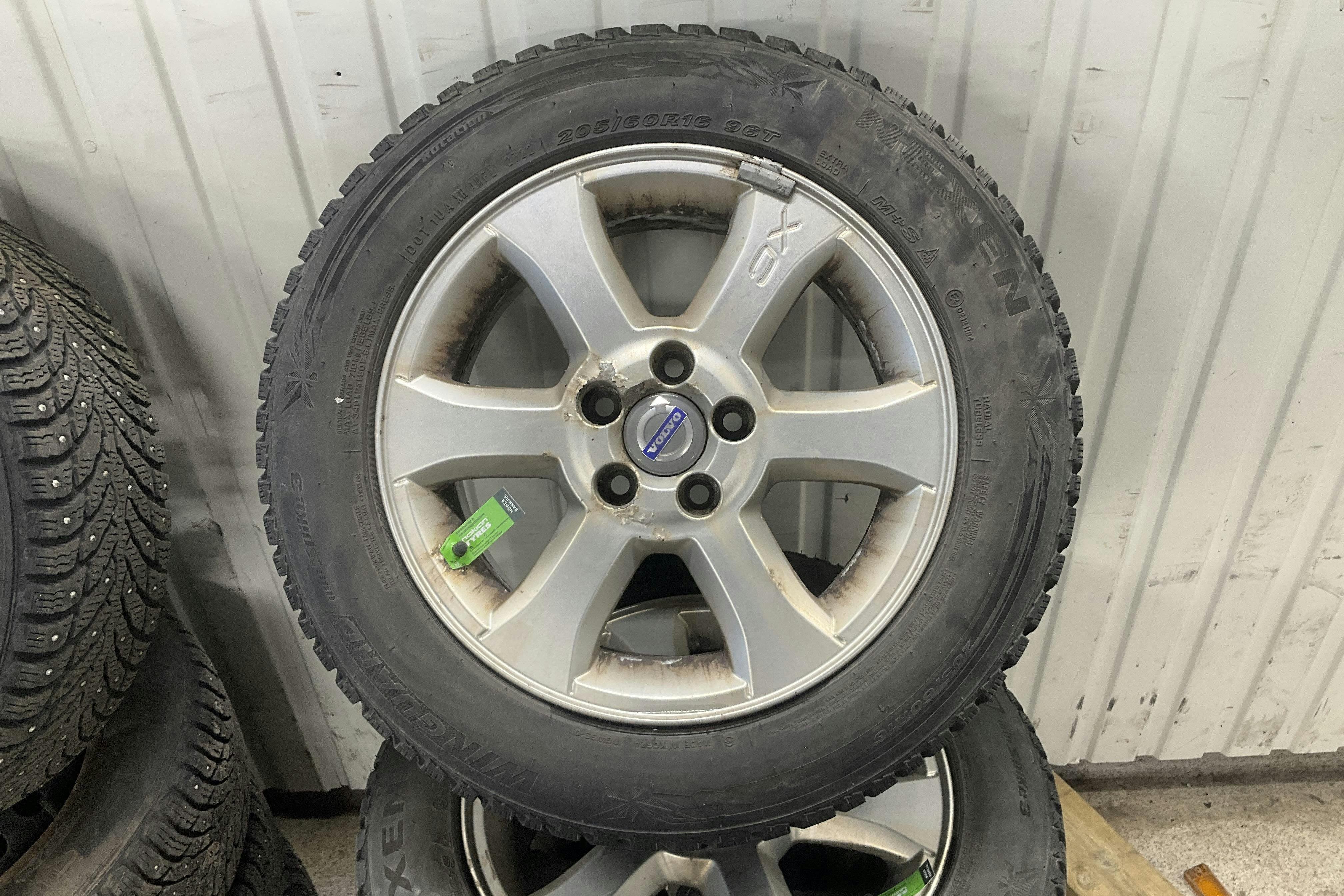 Vehicle Image 12