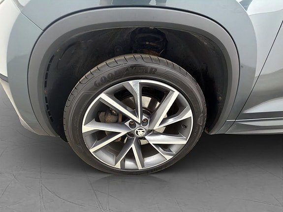 Vehicle Image 32
