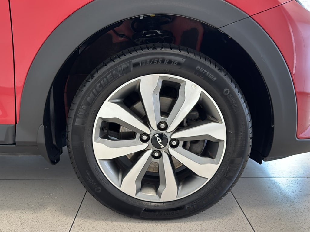 Vehicle Image 15