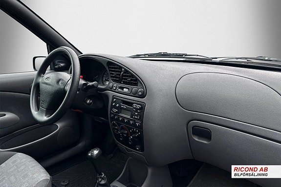 Vehicle Image 12