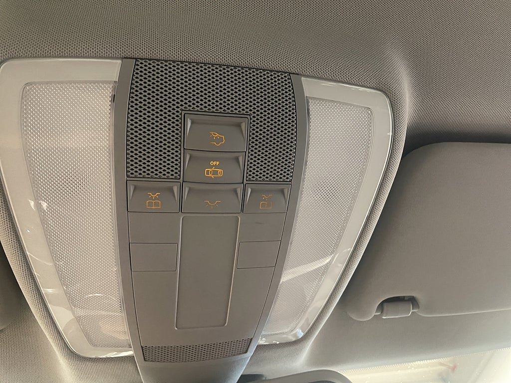 Vehicle Image 24