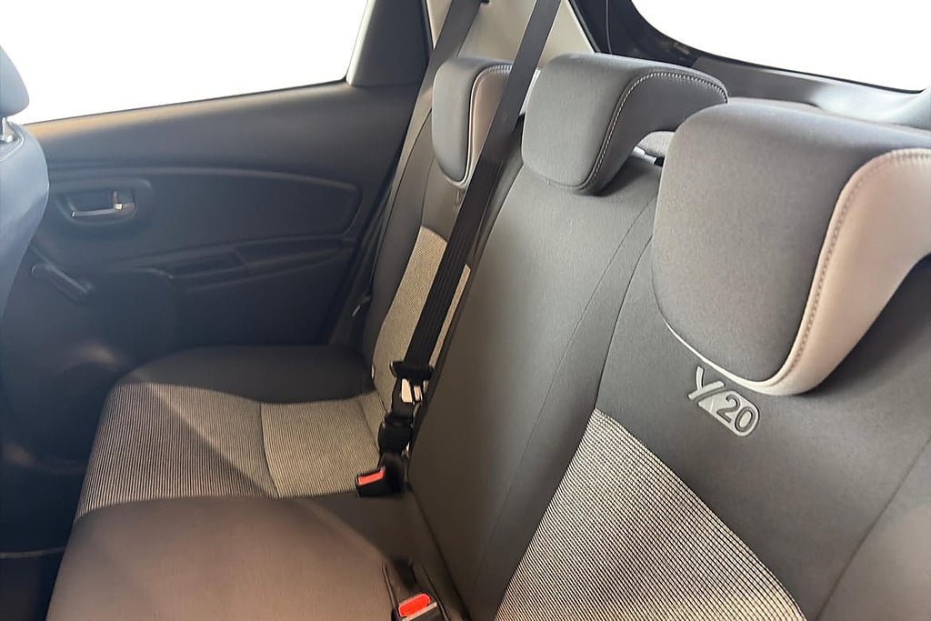 Vehicle Image 14