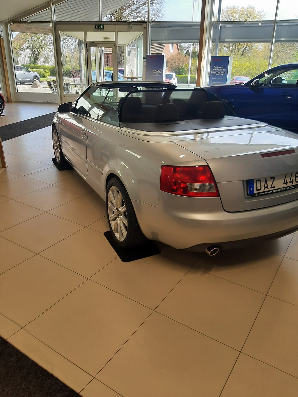Vehicle Image 4