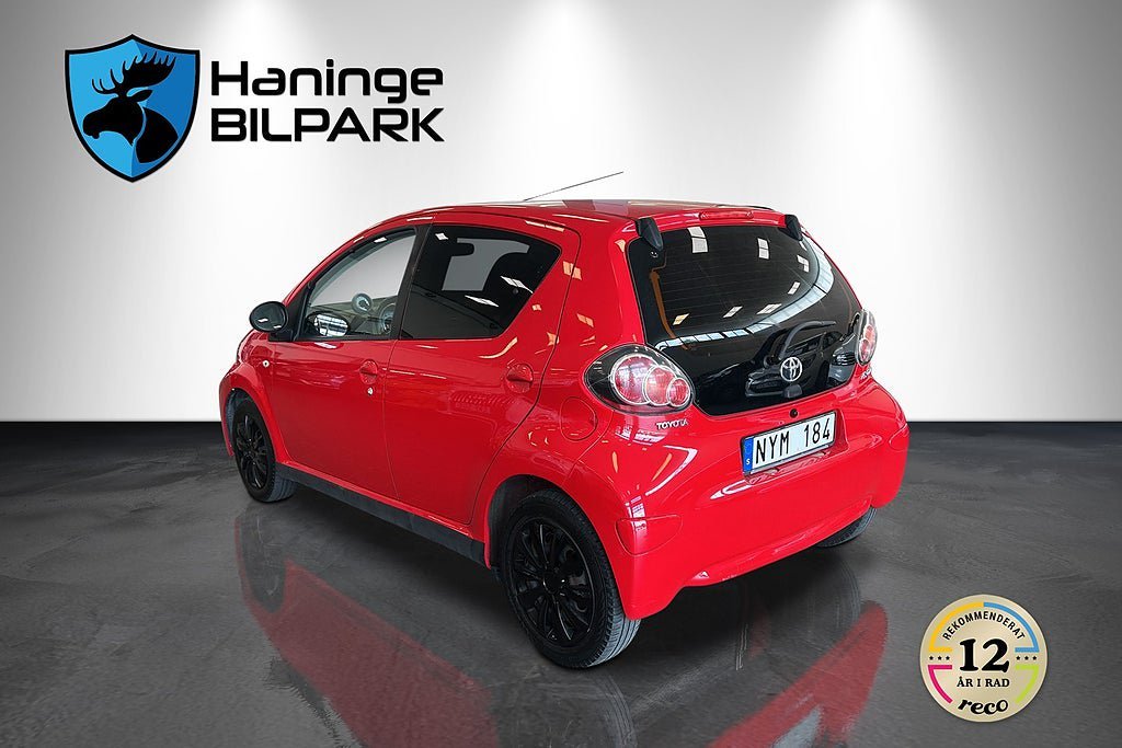 Vehicle Image 11