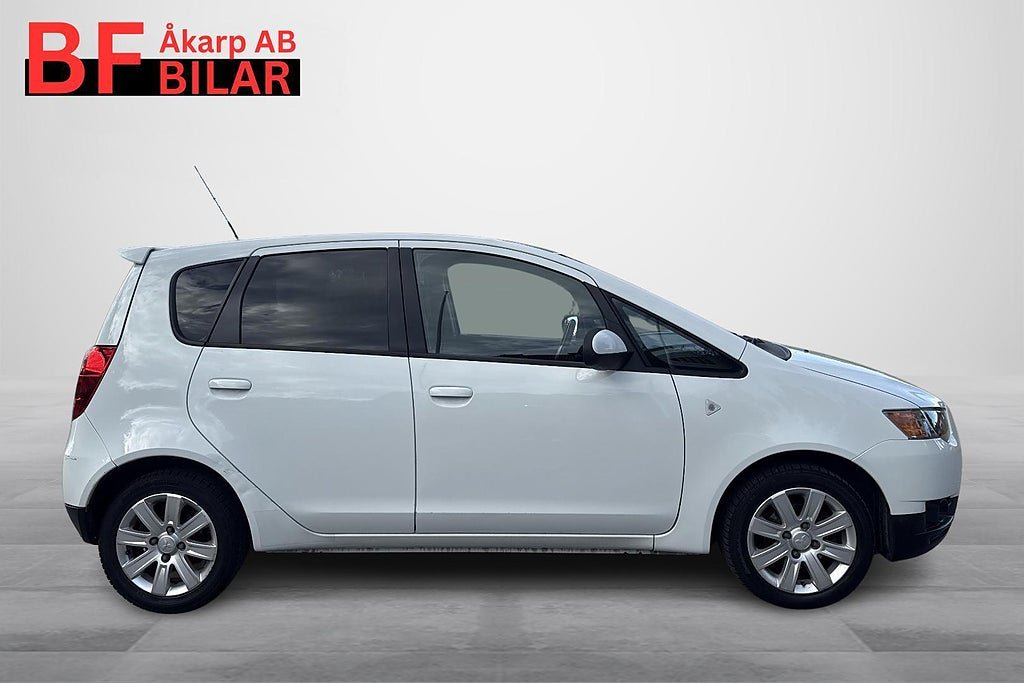 Vehicle Image 6
