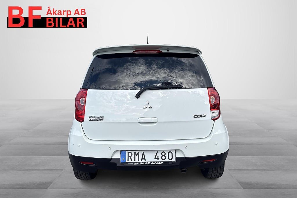 Vehicle Image 9