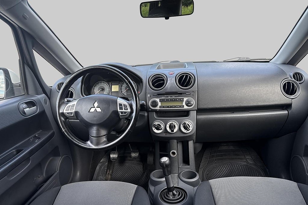 Vehicle Image 13