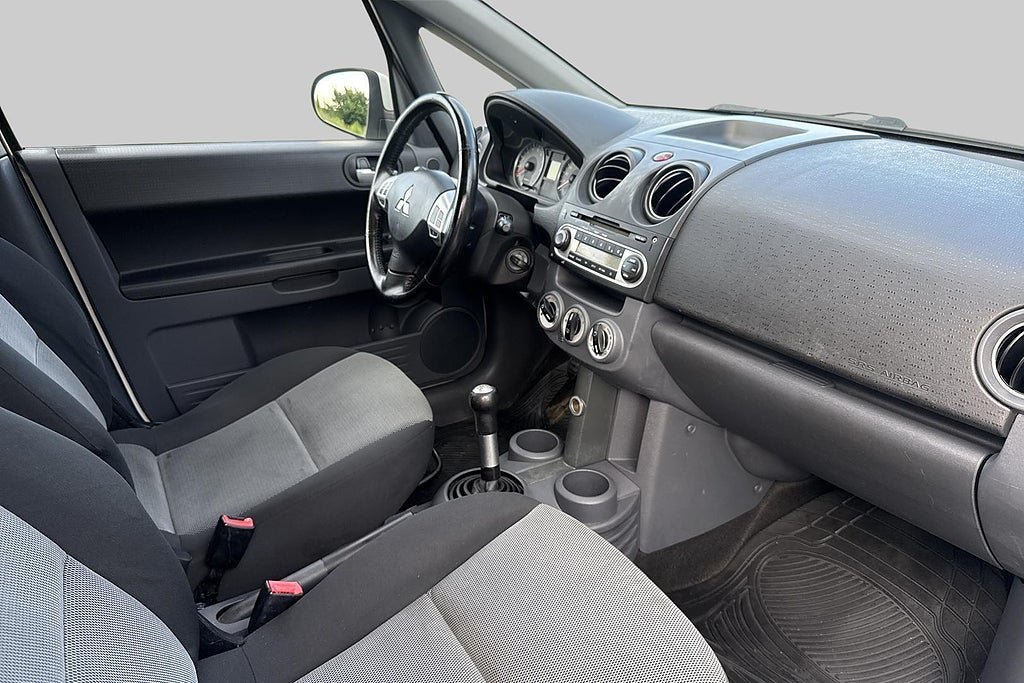 Vehicle Image 14