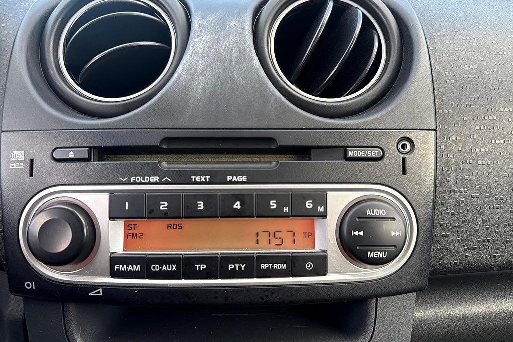 Vehicle Image 16