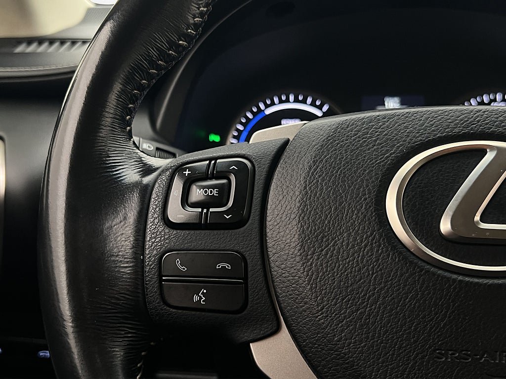 Vehicle Image 26