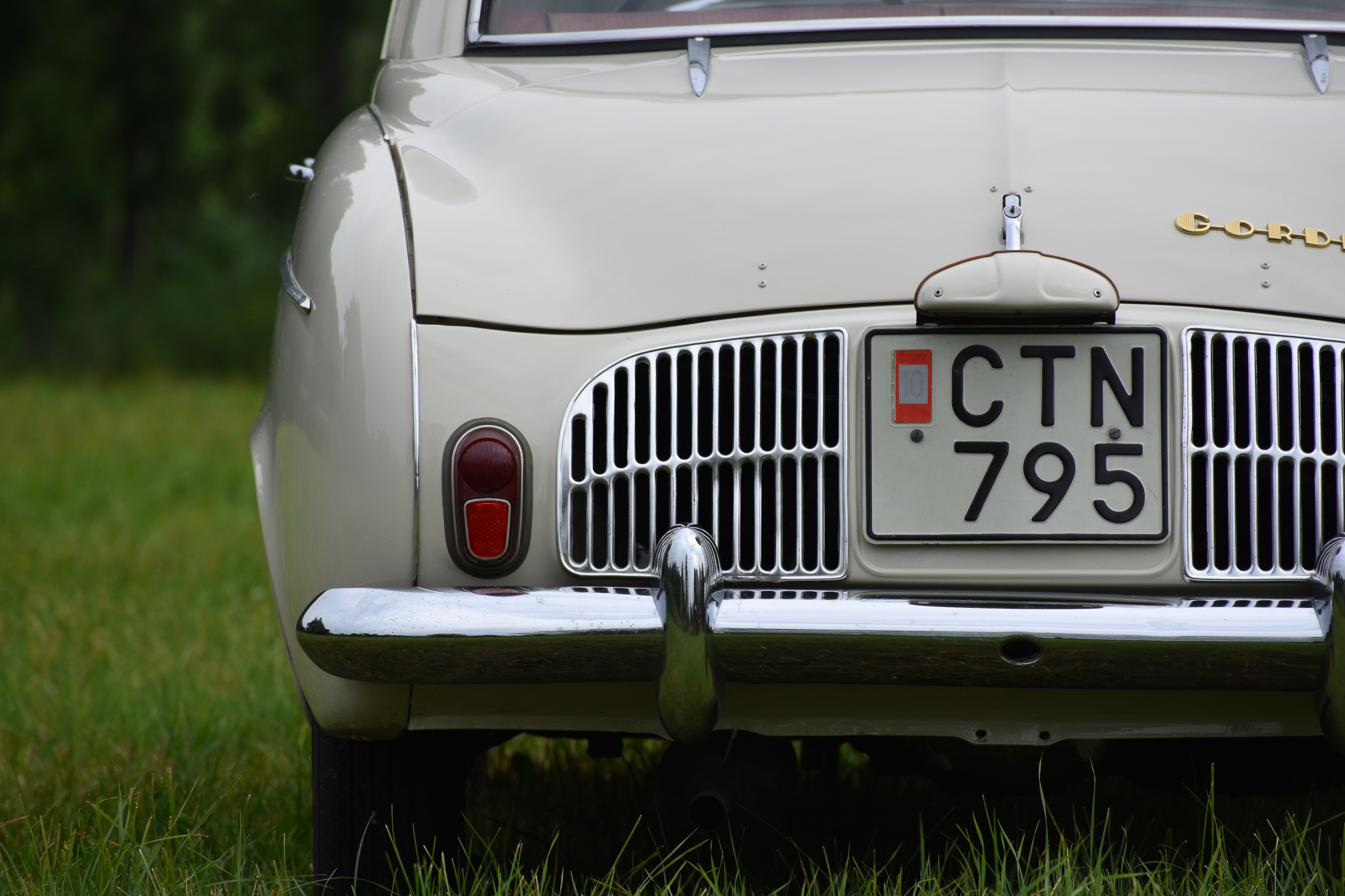 Vehicle Image 9